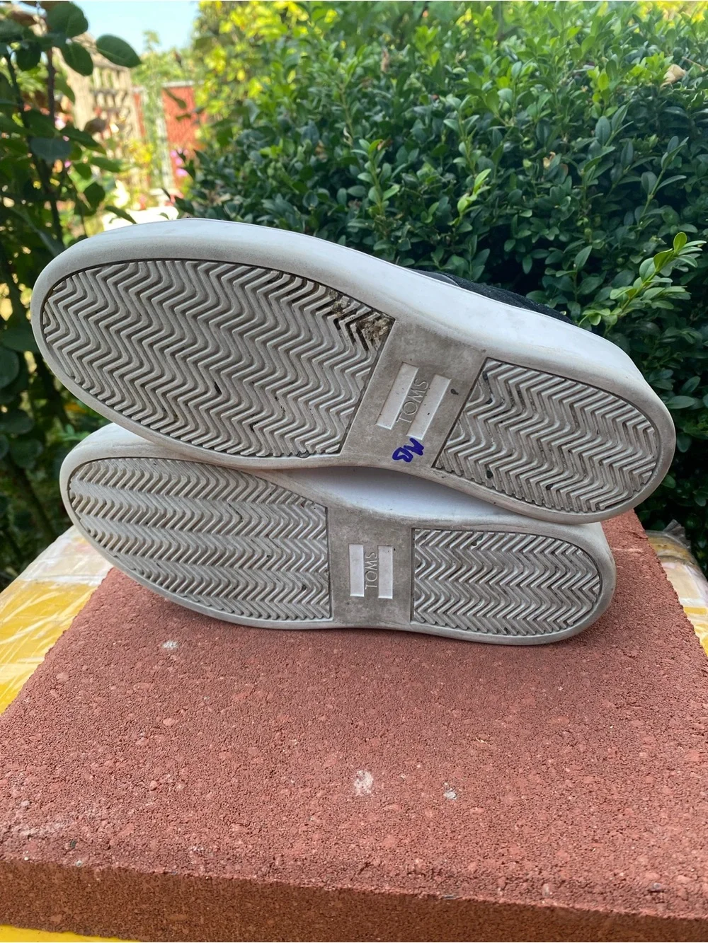 Toms Women’s Black Slip-On Platform Sneakers Size 6.5
